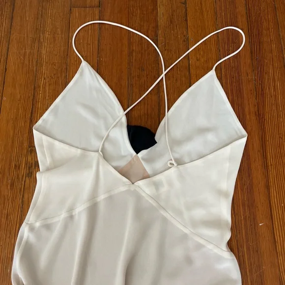 Elegant White Evening Gown - Picture 14 of 14